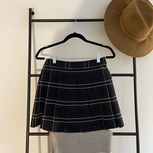 Aritzia Sunday Best Olive Skirt size 4